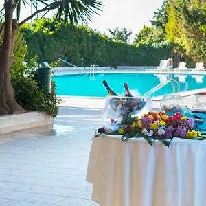 hotel-dei-pini-porto-empedocle.sicilyhotelsitaly.net/